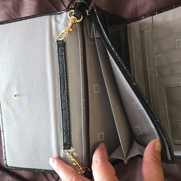 Liz Claiborne mini shouder bag. - Picture 4 of 6